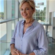 Prof. titulada en Comunicación, ayudo a mejorar skills en pres. públicas, oratoria, imagen; tmb refuerzo estudiantes Com/Period.